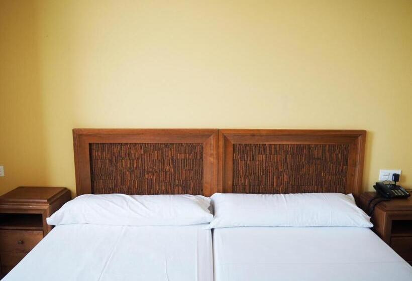 اتاق ساده سه‌ نفره, Humanes