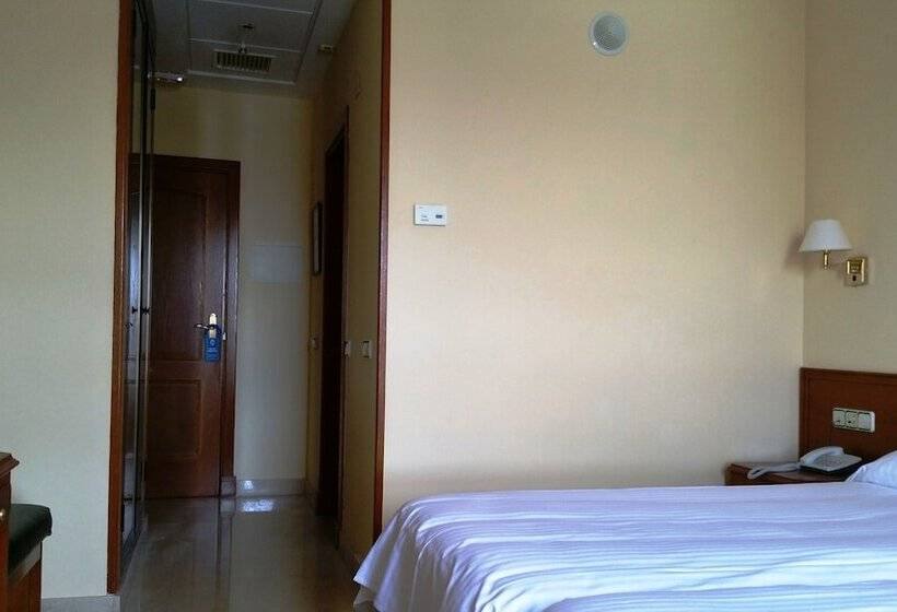 اتاق ساده سه‌ نفره, Humanes