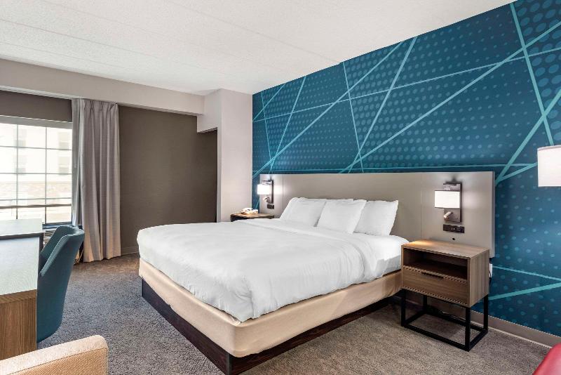 اتاق استاندارد سه نفره, Humanes