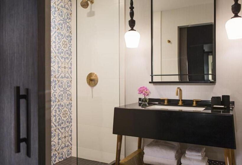 Standard Szoba King Size Bed, Kimpton Gray Hotel Chicago, An Ihg