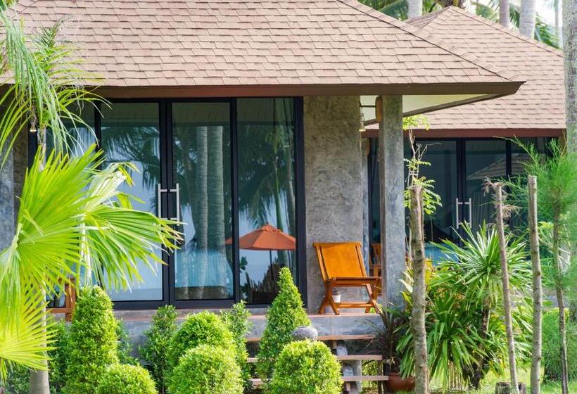 بنجلو قياسى, Medee Resort