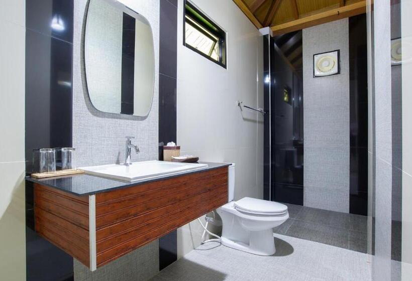 بنجلو قياسى, Medee Resort