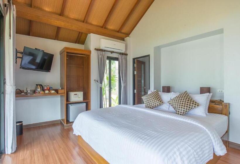 بنجلو قياسى, Medee Resort