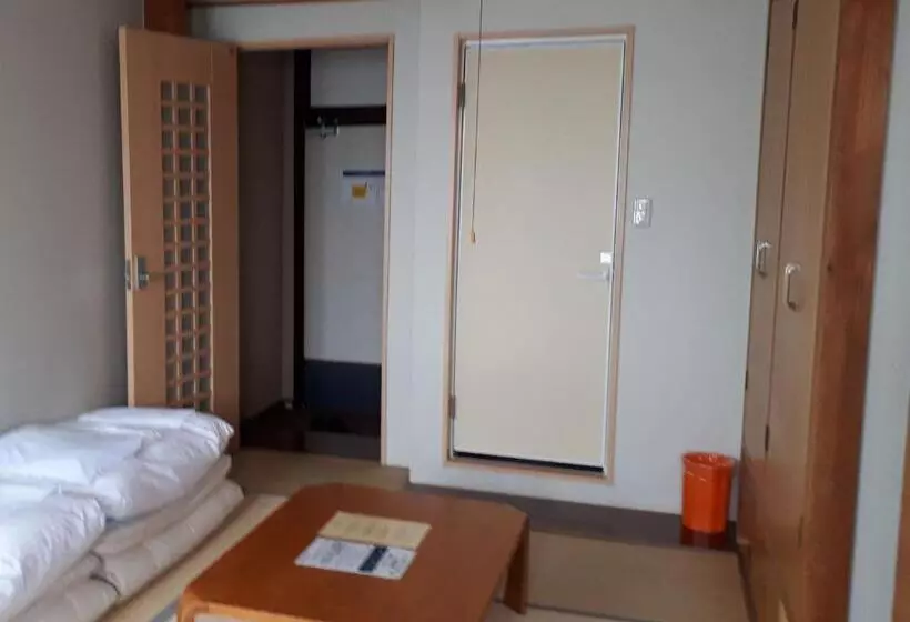 エコノミー４人部屋, New Ohte