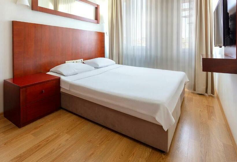 غرفة ديلوكس فردية, Pelit