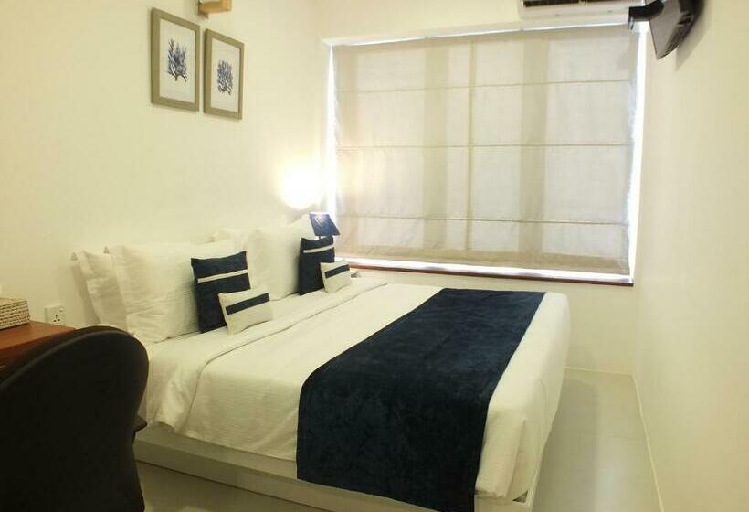 غرفة قياسية, The Residence