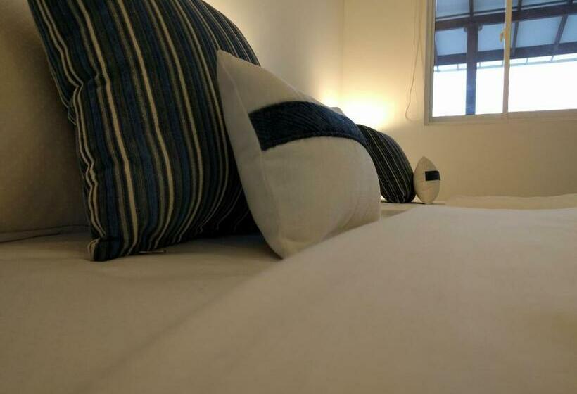 غرفة قياسية, The Residence