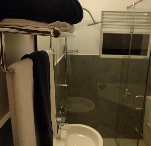 جناح, The Residence