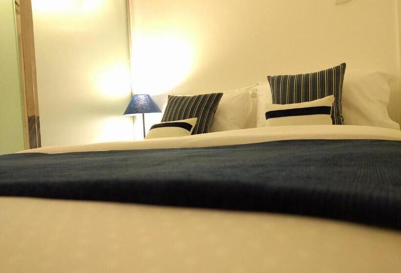 غرفة قياسية, The Residence