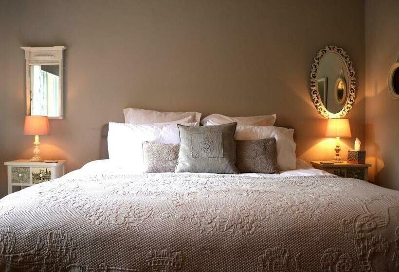 スイート, Mortimer Trail B And B