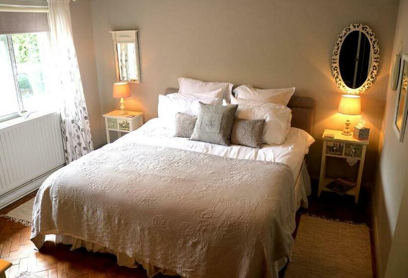 スイート, Mortimer Trail B And B