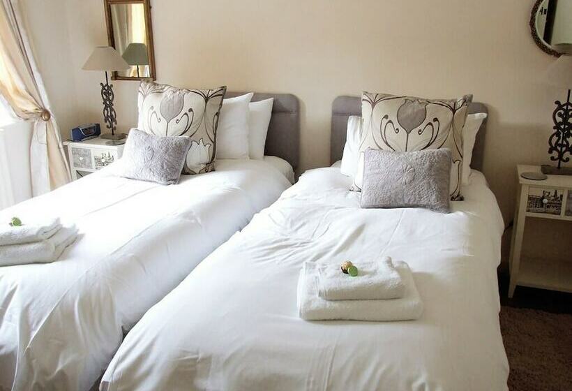 スイート, Mortimer Trail B And B