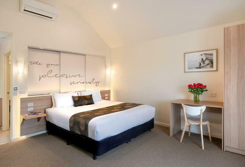 جناح مزود بجاكوزى, Boathouse Resort Studios And Suites