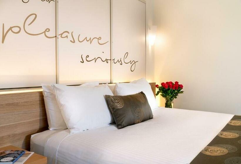 جناح مزود بجاكوزى, Boathouse Resort Studios And Suites