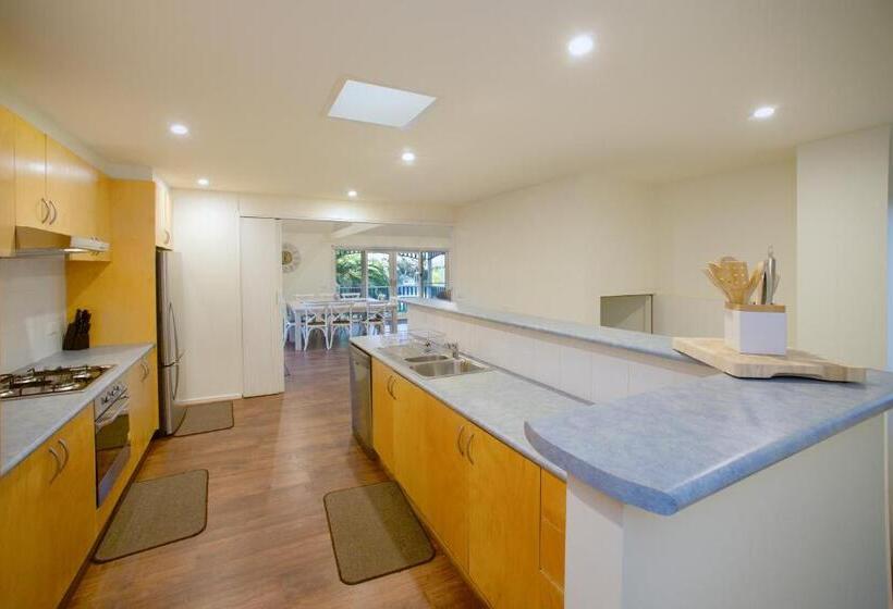 شقة غرفتين, Boathouse Resort Studios And Suites