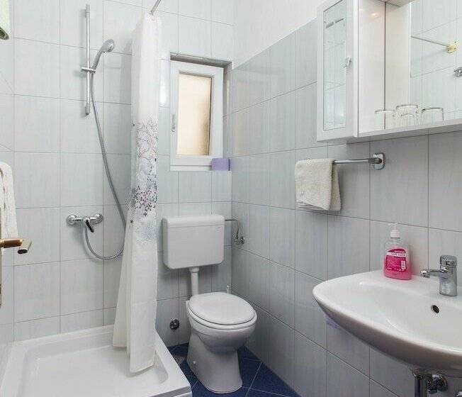 דירת חדר נוף לים, Villa Malfi