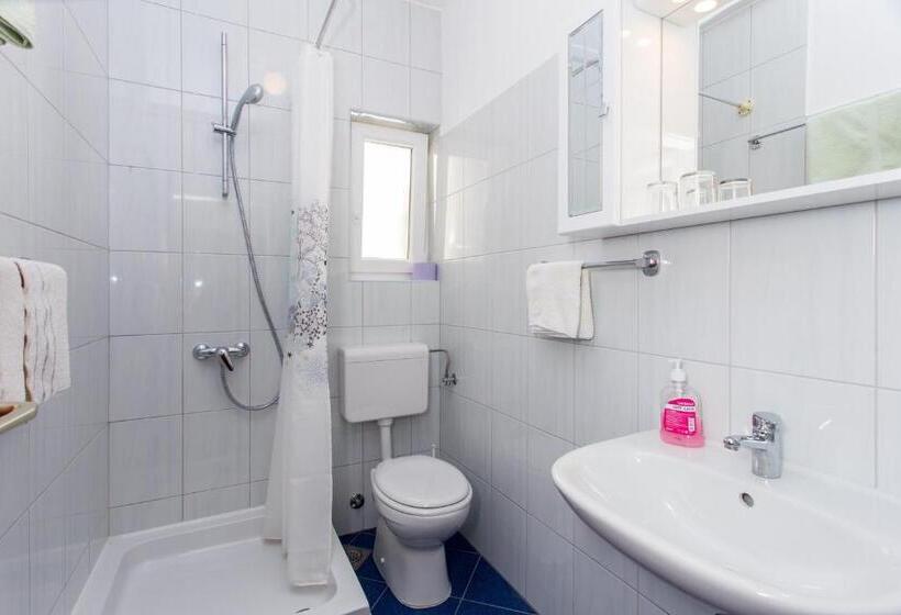 דירת חדר נוף לים, Villa Malfi