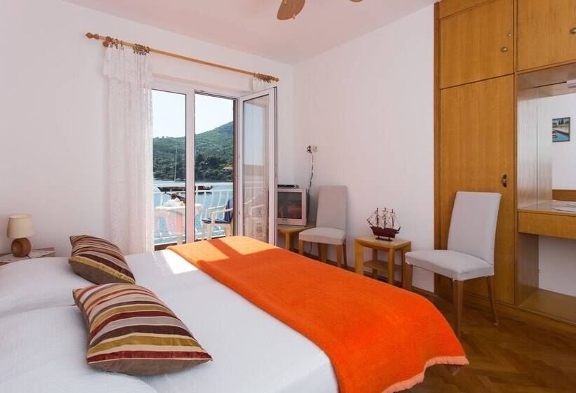 דירת חדר נוף לים, Villa Malfi