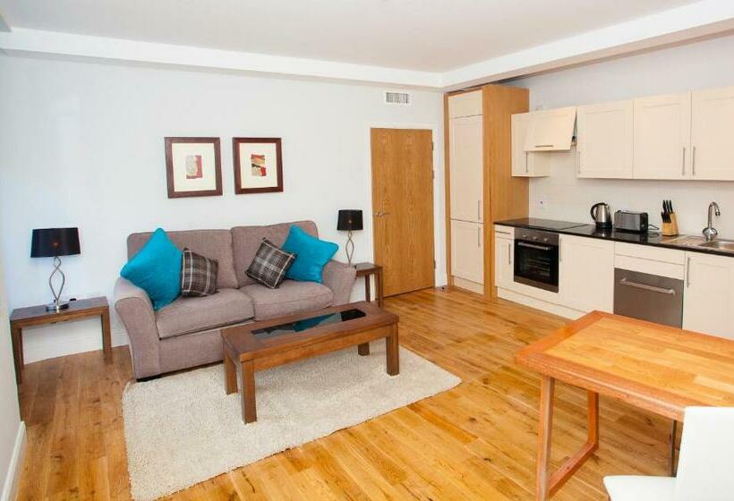 １ベッドルームアパートメント, Royal Athenaeum Suites