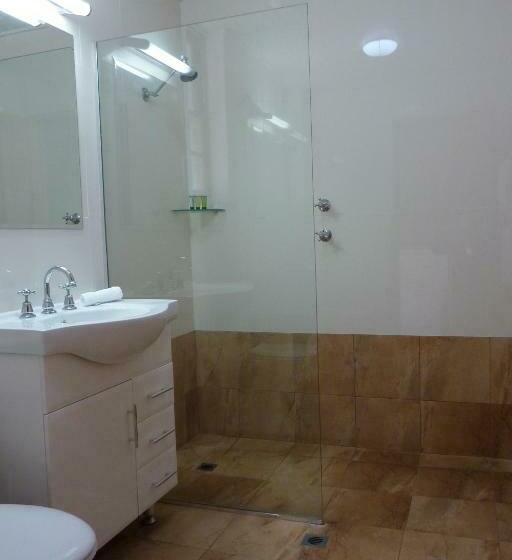 스위트, Coonawarra Place Motor Inn