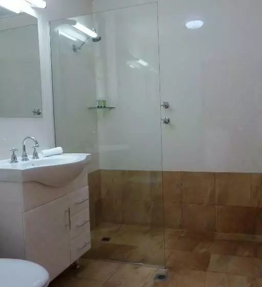スイート, Coonawarra Place Motor Inn