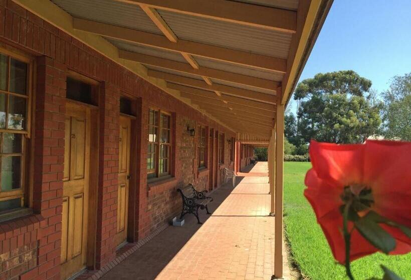 מיטת קינג בסוויטה, Coonawarra Place Motor Inn