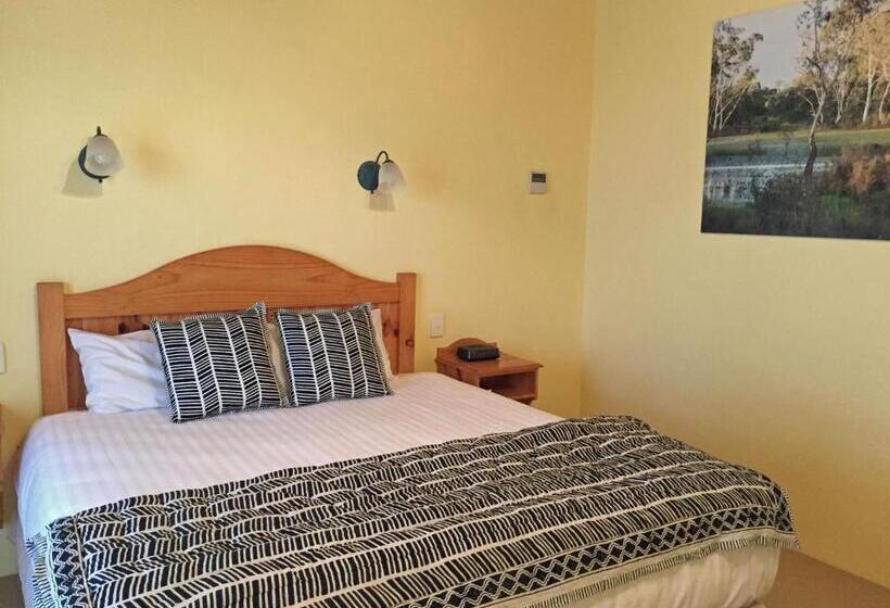 מיטת קינג בסוויטה, Coonawarra Place Motor Inn