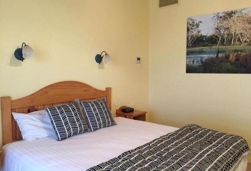 מיטת קינג בסוויטה, Coonawarra Place Motor Inn