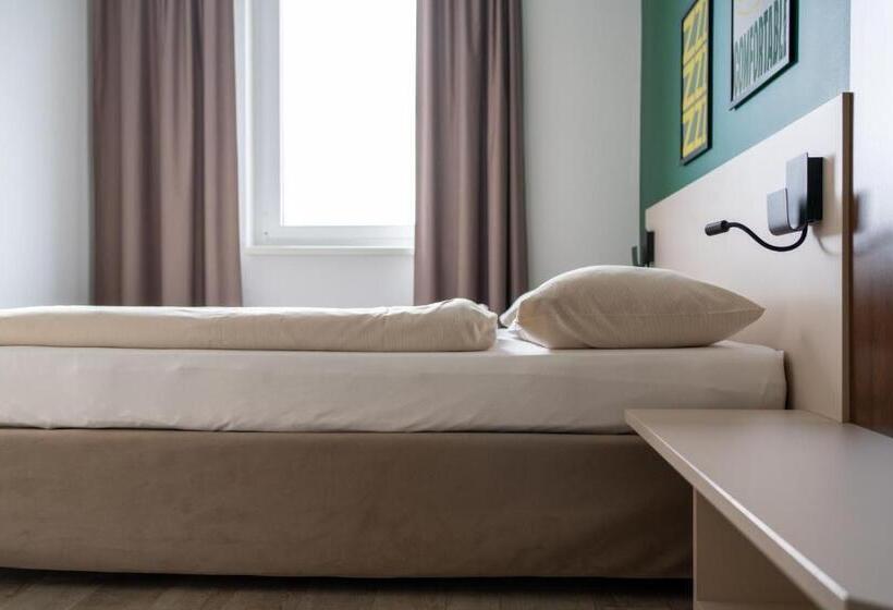 חדר סטנדרט מותאם לאדם עם מוגבלויות, Sleeep Hotel Ansfelden