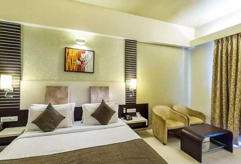 デラックスルーム, Aakar Lords Inn Saputara