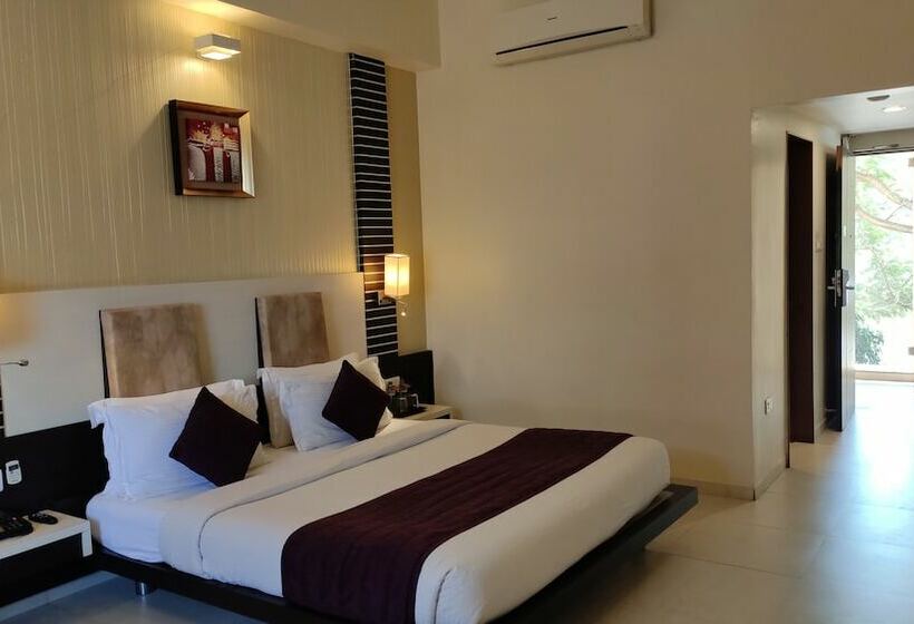 חדר דלוקס, Aakar Lords Inn Saputara