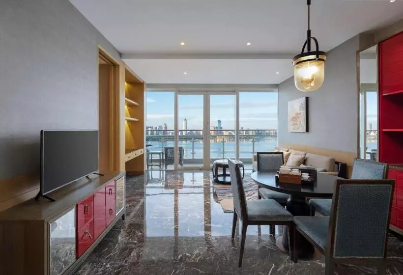キングサイズベッドのスイートルーム, Intercontinental Haikou Seaview, An Ihg