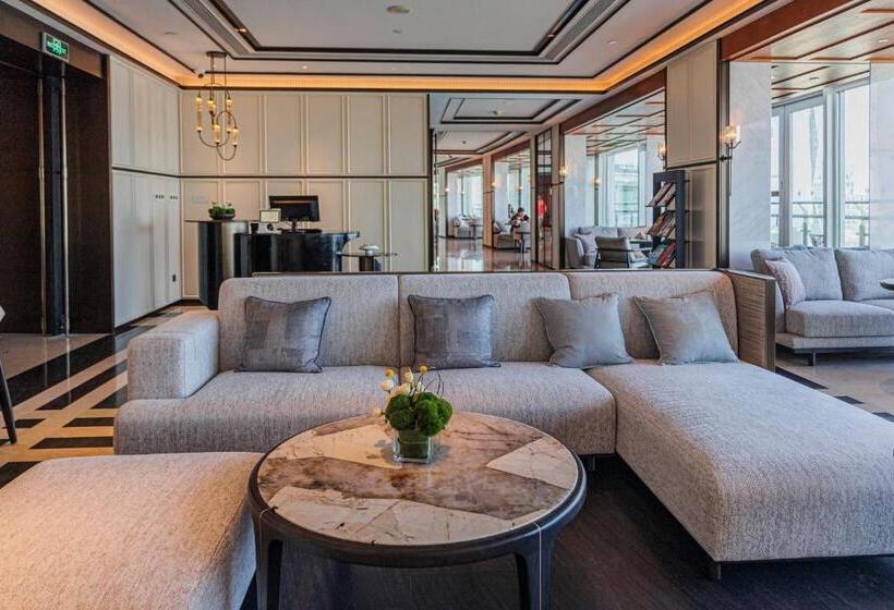 带大床的套房, Intercontinental Haikou Seaview, An Ihg