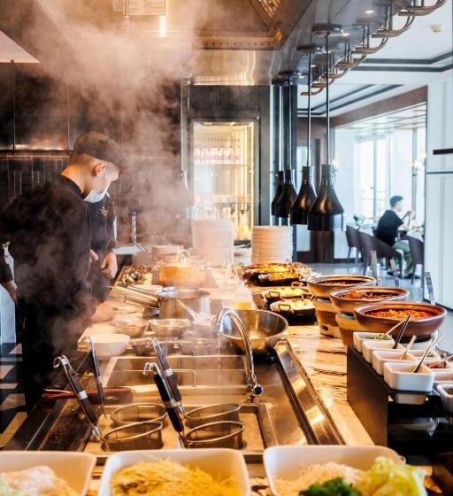 带大床的套房, Intercontinental Haikou Seaview, An Ihg