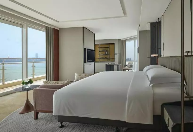 キングサイズベッドのスイートルーム, Intercontinental Haikou Seaview, An Ihg