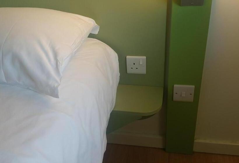 חדר סטנדרט לשלושה, Ibis Budget Leicester