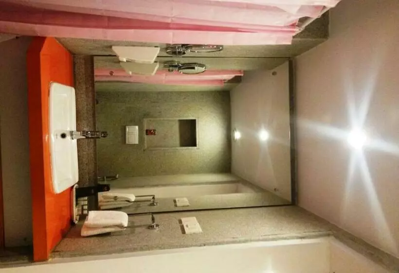 クラシックルーム, Mango Hotels Prangan