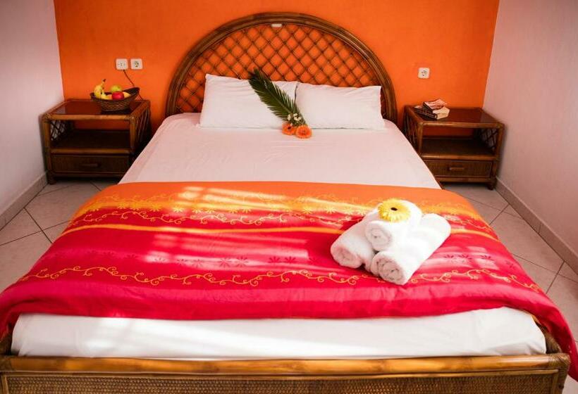 ファミリールーム, Potos