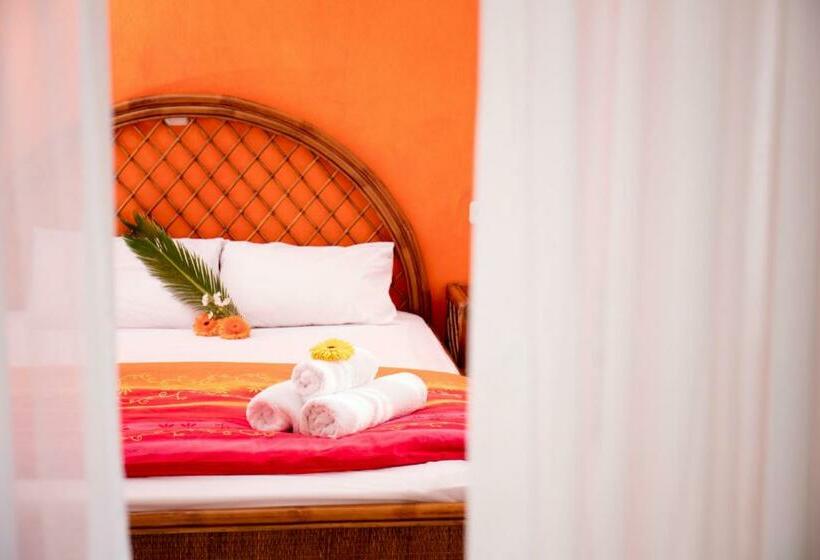 ファミリールーム, Potos