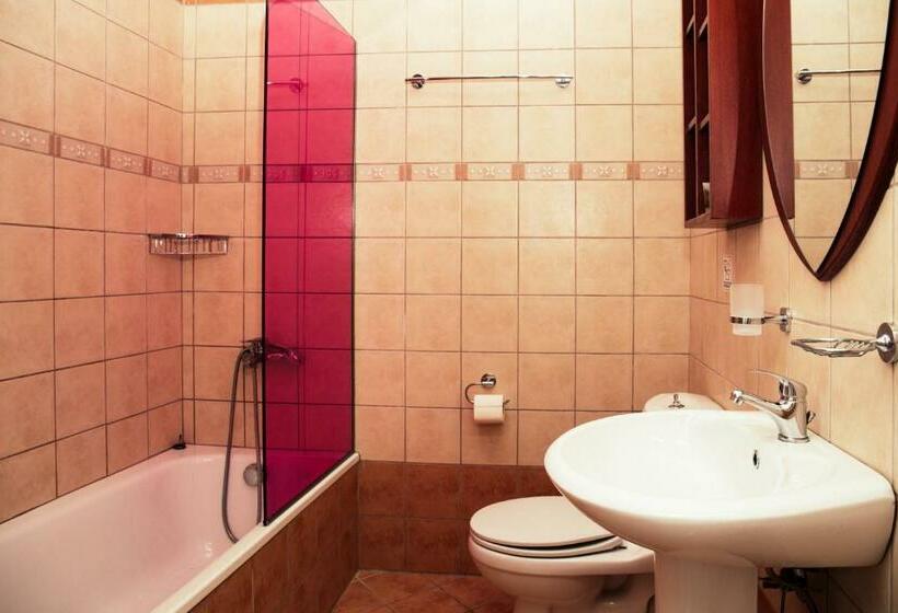 ファミリールーム, Potos