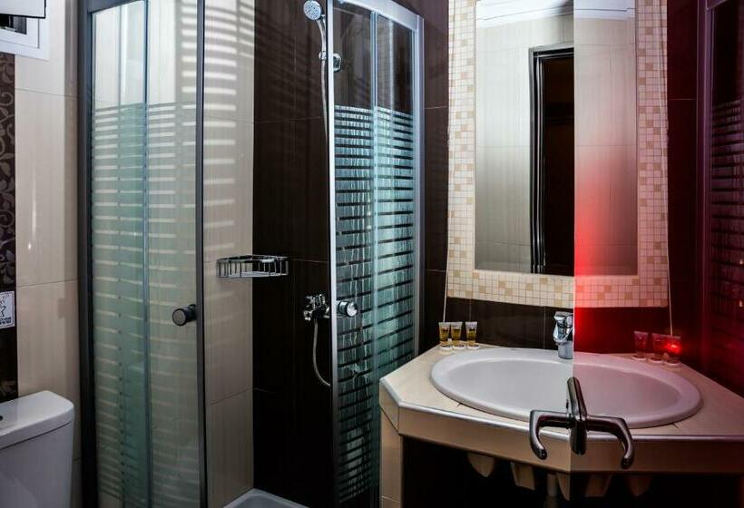 ファミリールーム, Potos