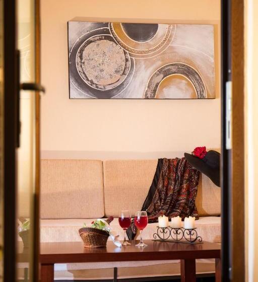 ファミリールーム, Potos