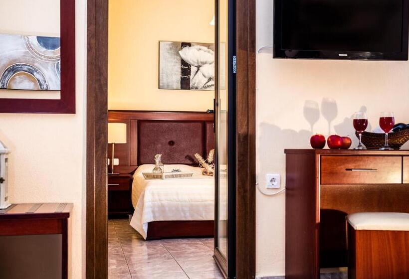 ファミリールーム, Potos