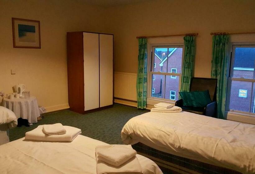 غرفة عائلية حمام مشترك, Station