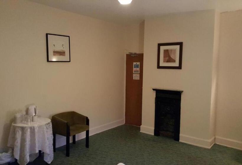 غرفة قياسية حمام مشترك, Station