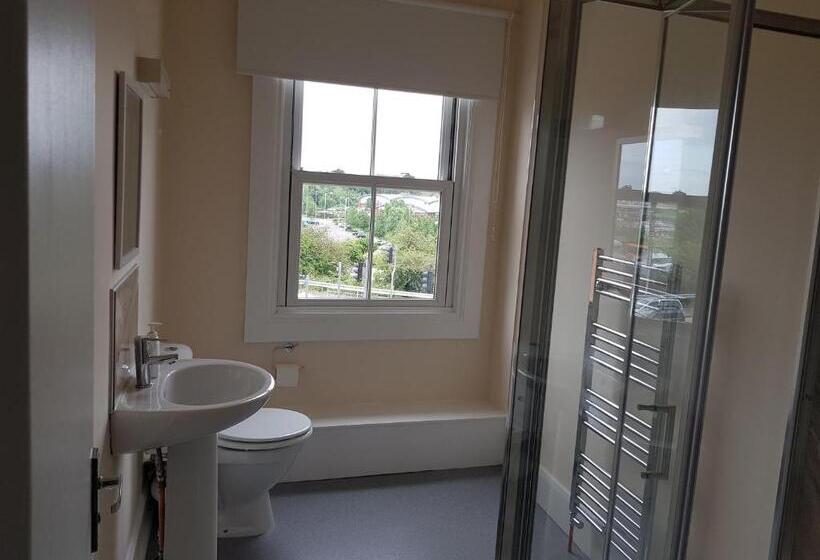 غرفة ديلوكس, Station