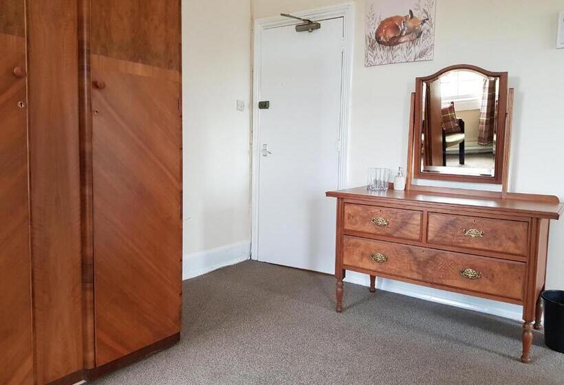 غرفة ديلوكس, Station