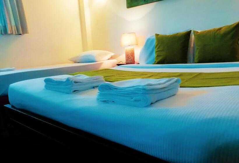 غرفة قياسية ثلاثية, Vishmi S Rest