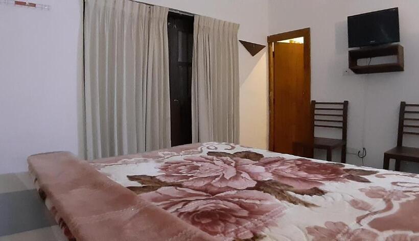 غرفة عائلية, Vishmi S Rest