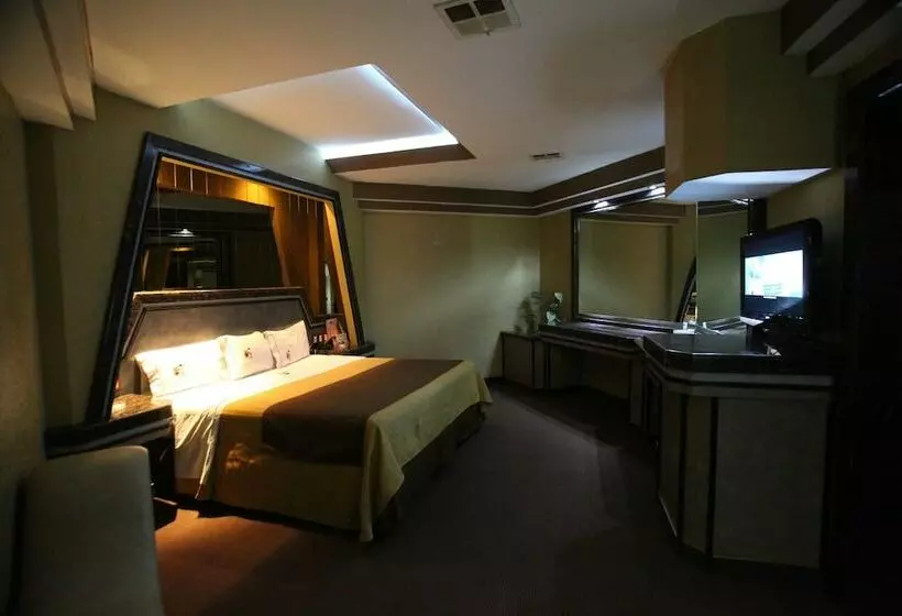 سوییت, Motel Mediterraneo